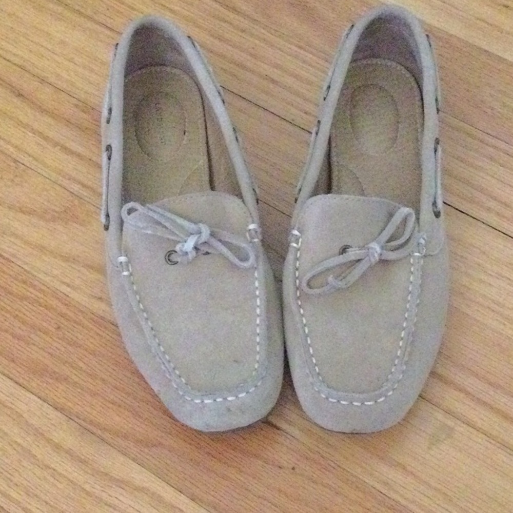 Lands End TAN LEATHER women’s moccasins size 7 1/2